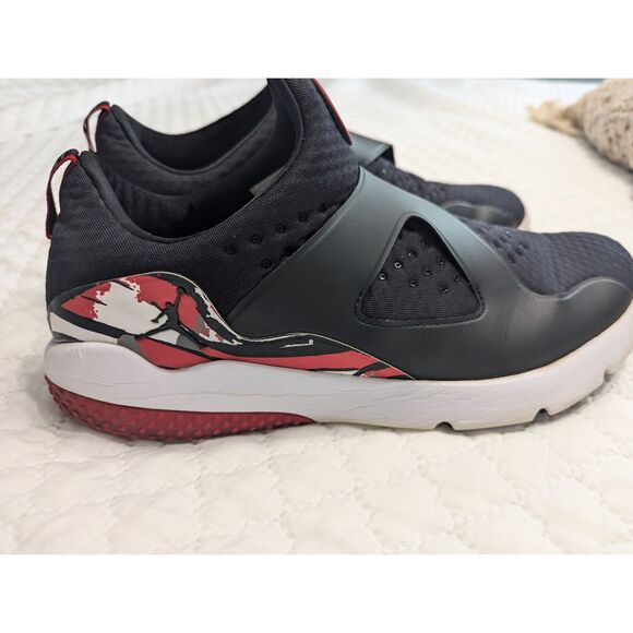 🔥 Nike Jordan Trainer Essential Black and Red Shoes Size 13 Men’s - Picture 1 of 9
